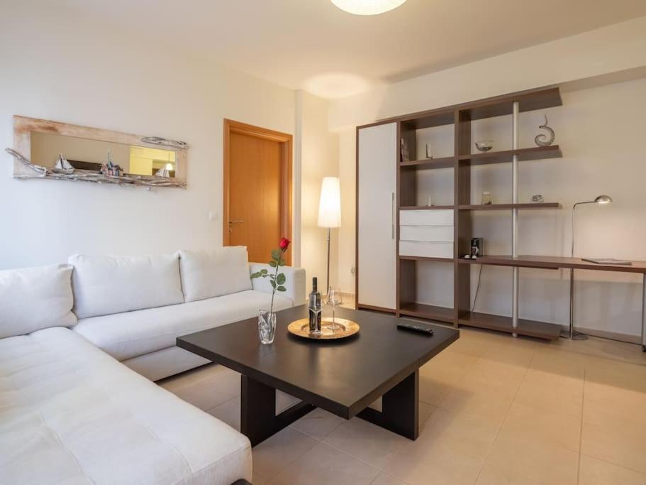 Appartement In The Center Of *